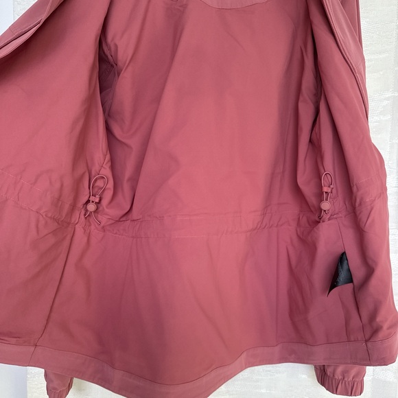lululemon lightweight windbreaker jacket - Picture 4 of 6